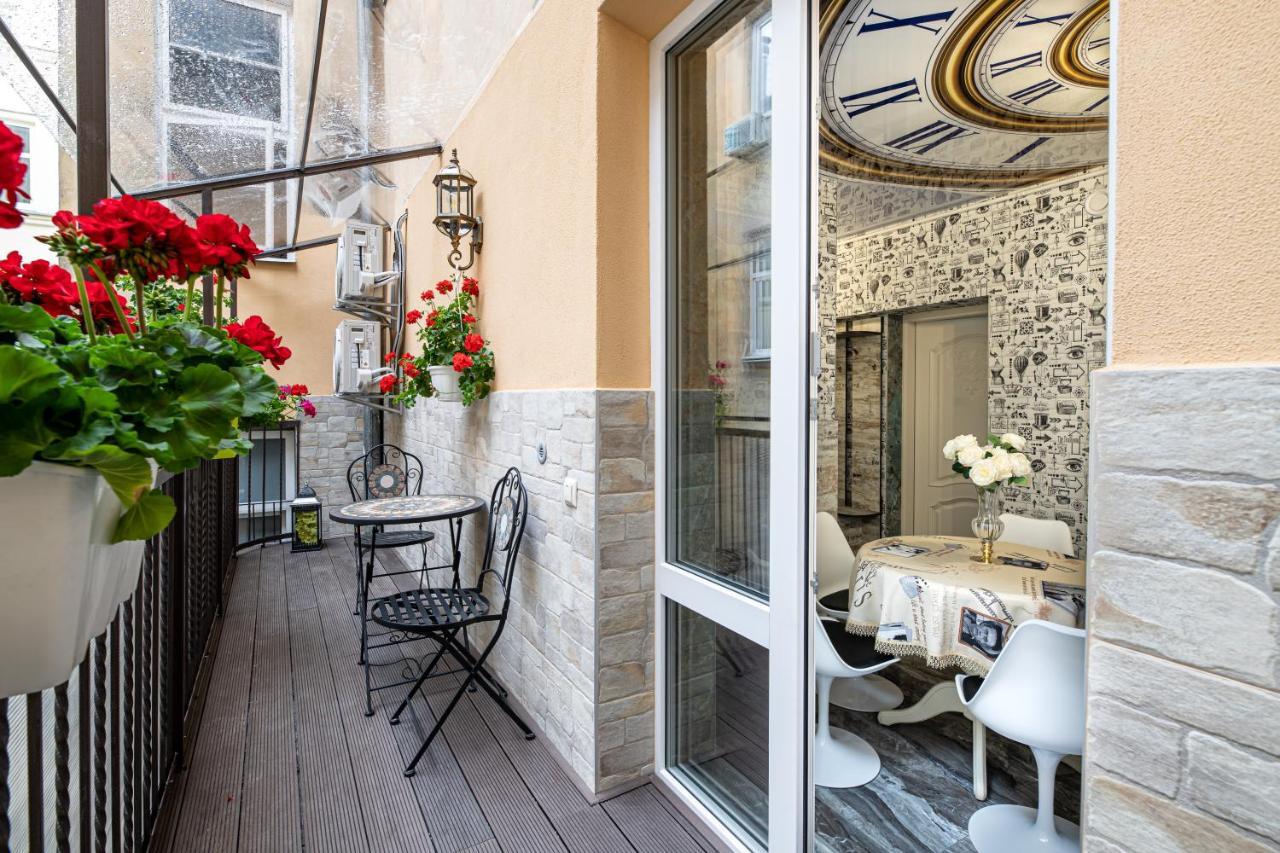 2 - Bedroom Apartments Galicia リヴィウ エクステリア 写真