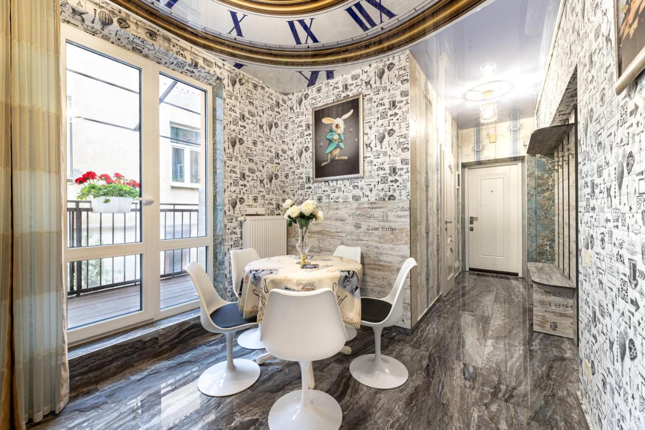 2 - Bedroom Apartments Galicia リヴィウ エクステリア 写真
