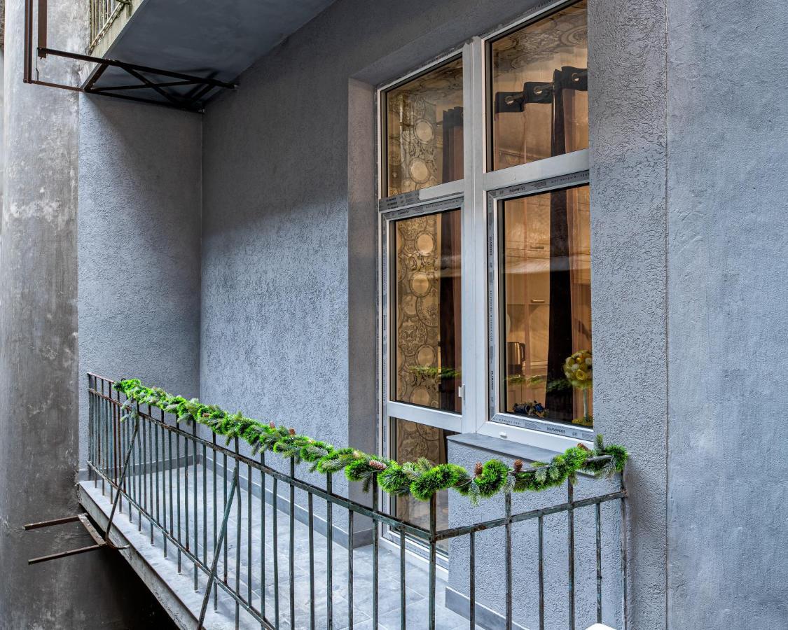 2 - Bedroom Apartments Galicia リヴィウ エクステリア 写真
