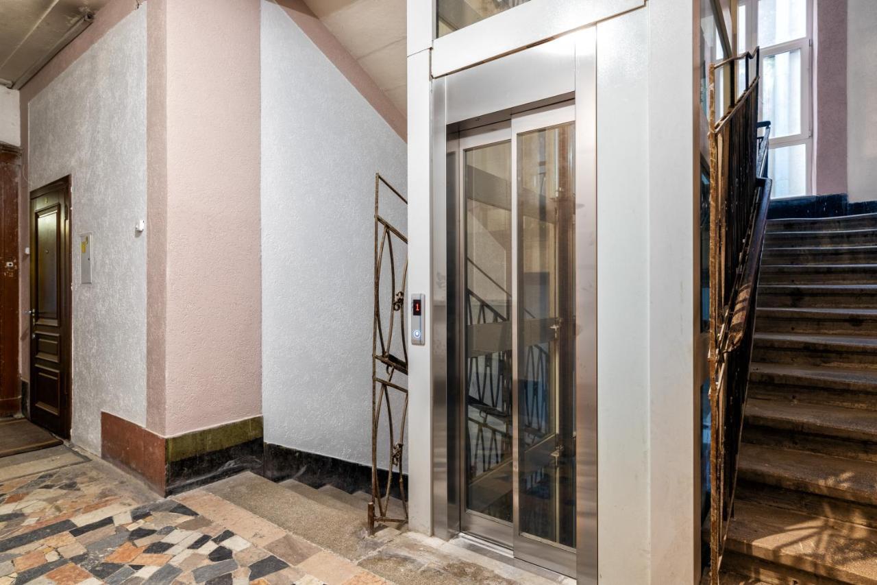 2 - Bedroom Apartments Galicia リヴィウ エクステリア 写真
