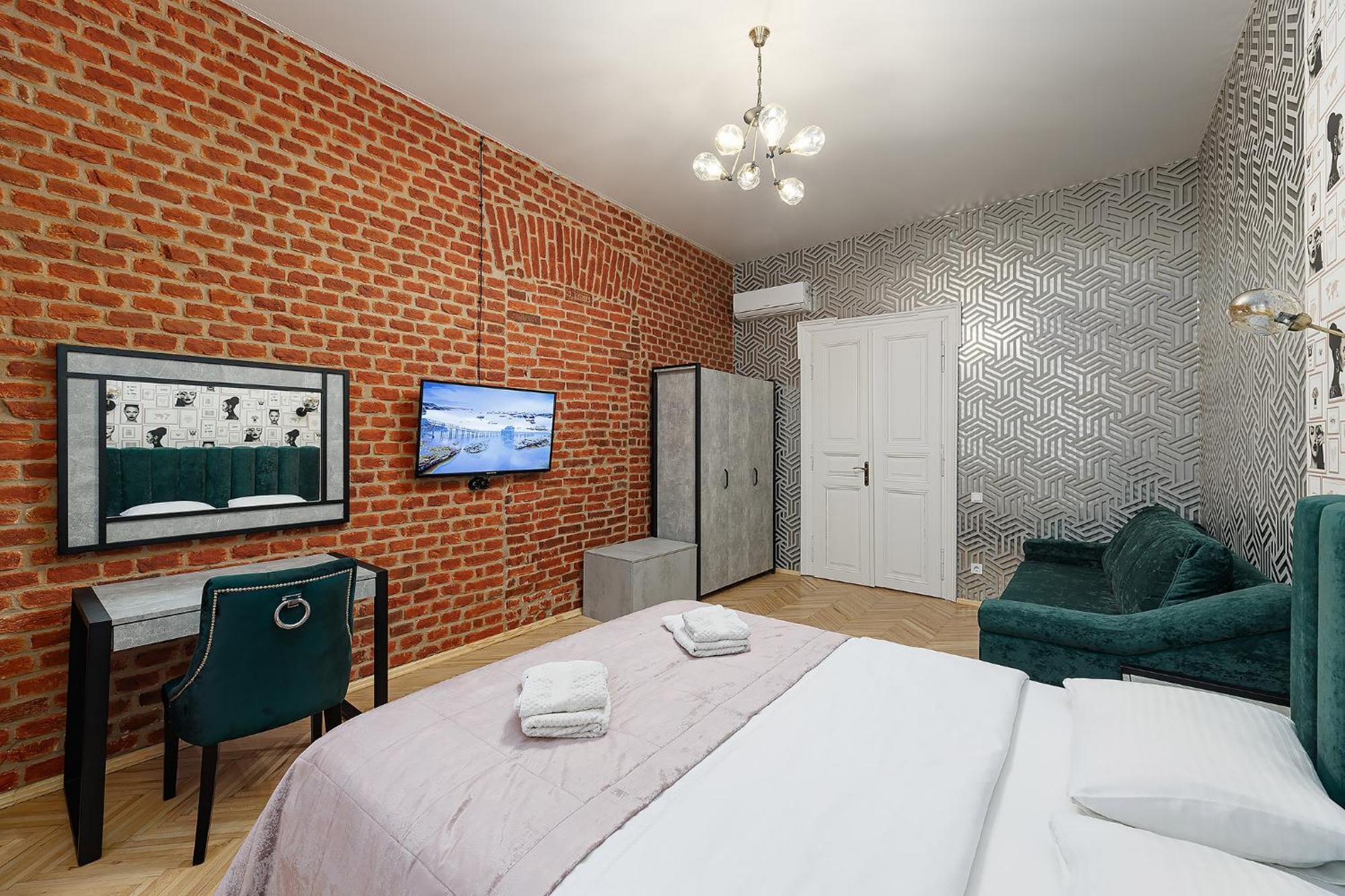 2 - Bedroom Apartments Galicia リヴィウ エクステリア 写真