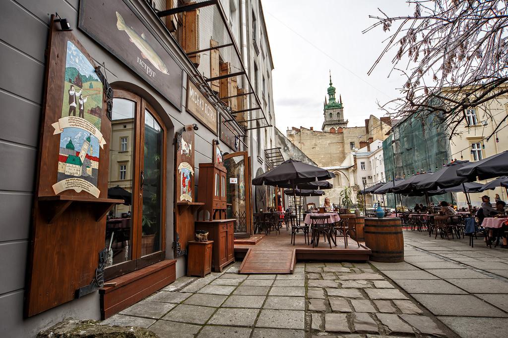 2 - Bedroom Apartments Galicia リヴィウ エクステリア 写真